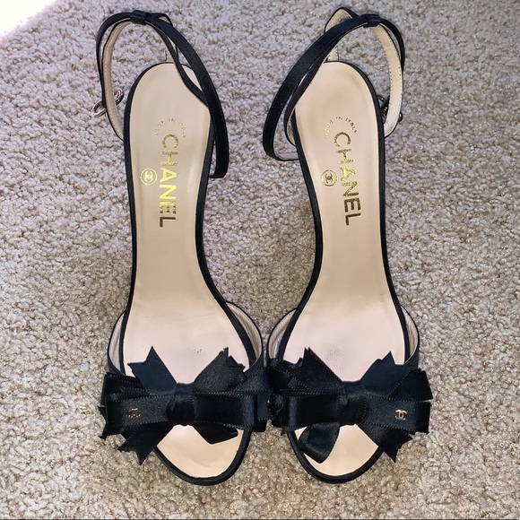 CHANEL Shoes - Chanel bow sandal (black) - size 39